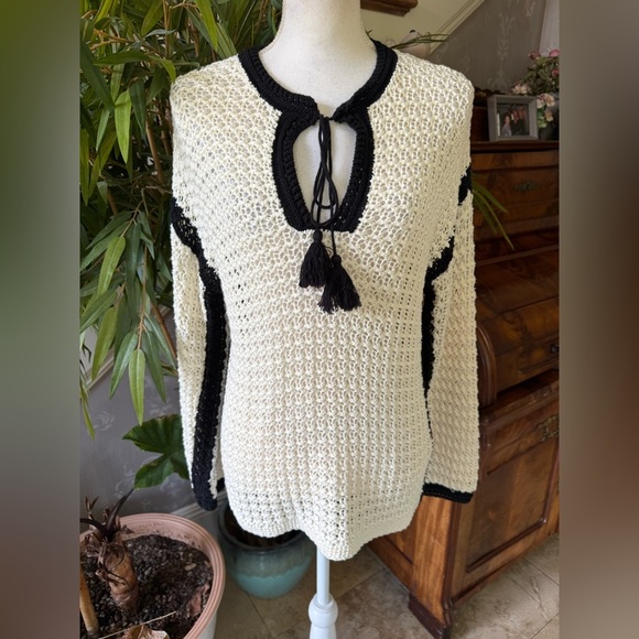 Greige Cable net cream and black sweater size small excellent condition - Picture 2 of 8